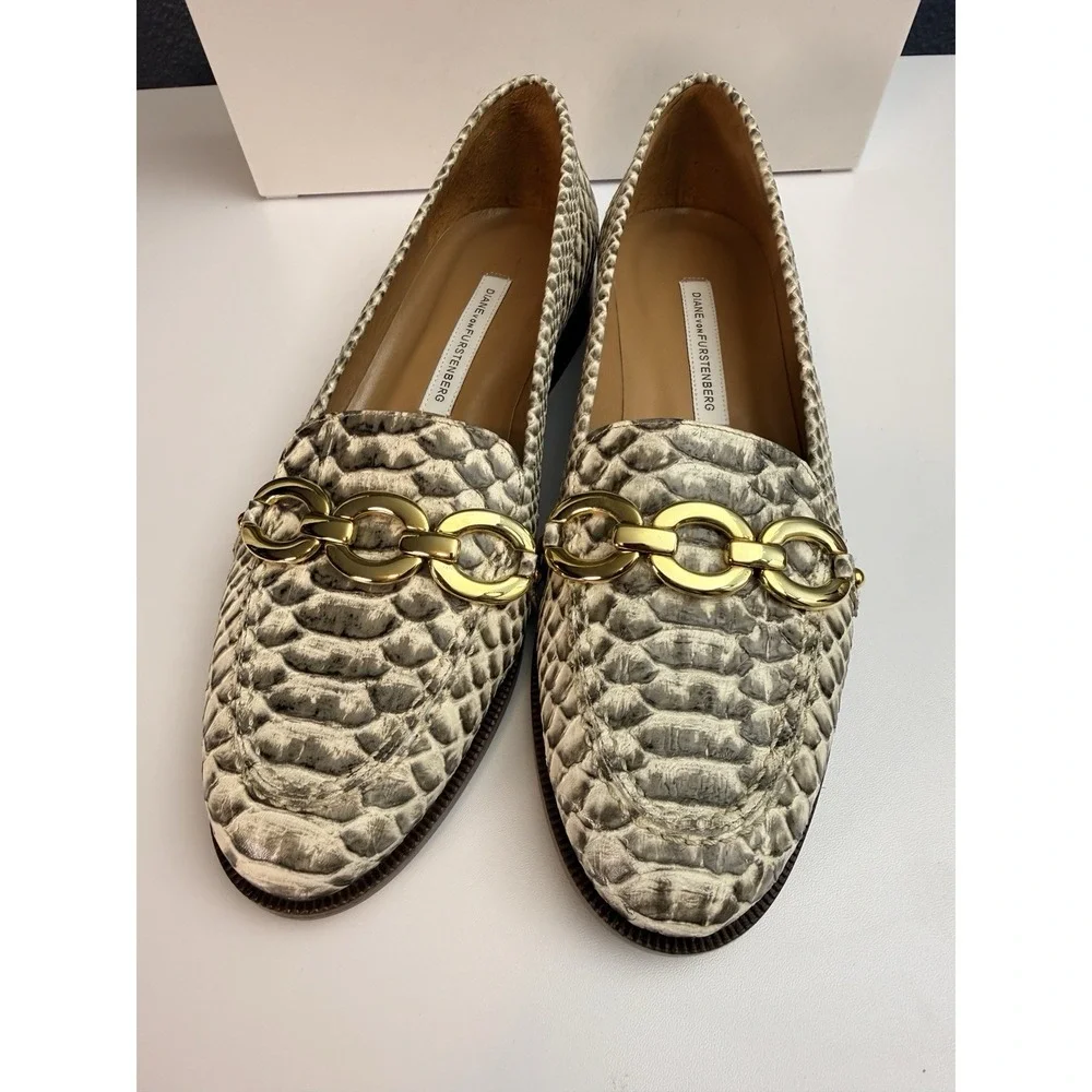 Diane Von Furstenberg Zoya Loafer Snake Embossed Leather Gold Chain Sz US 7